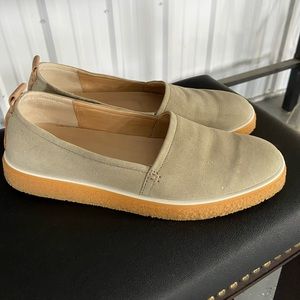 Ecco slip on